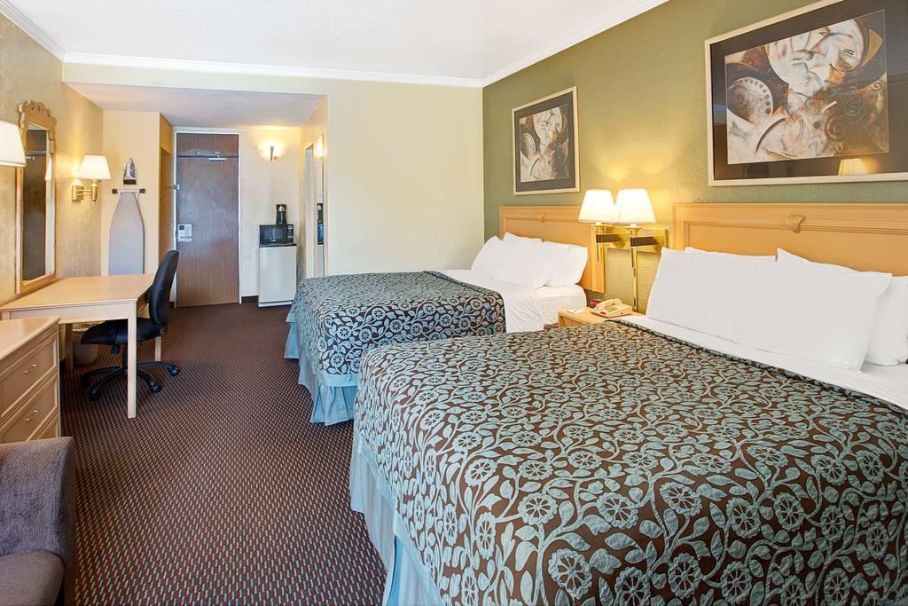 Quality Inn Gastonia Exterior photo